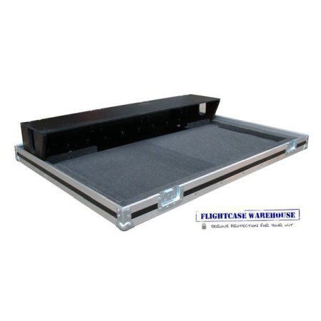 Soundcraft GB8 24 Ch Flight Case Inc Dog Box